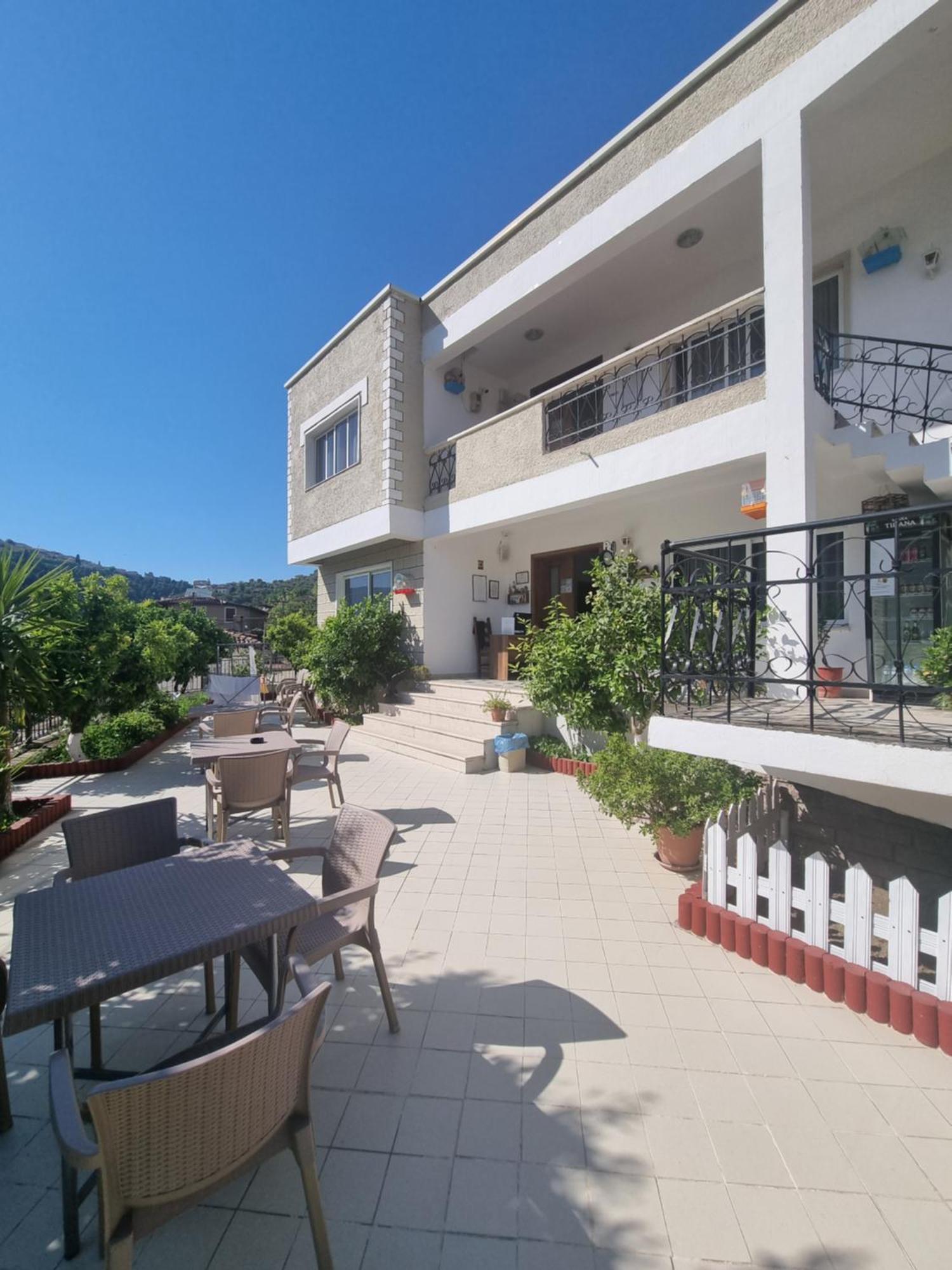 Hotel Vila Twix Berat Exterior photo